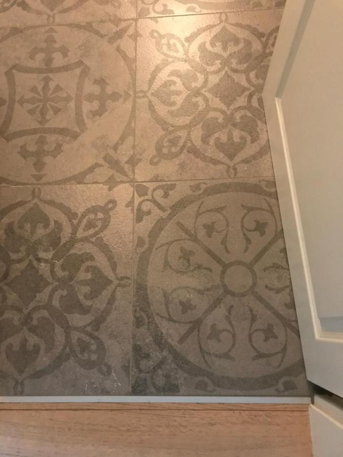 Appartment 53Qm Im Architektenhaus - 2 Schlafzimmer Mit Kueche Und Bad, Nur 2Min Von A8 - Ruhig Und Modern 埃尔森贝格 外观 照片