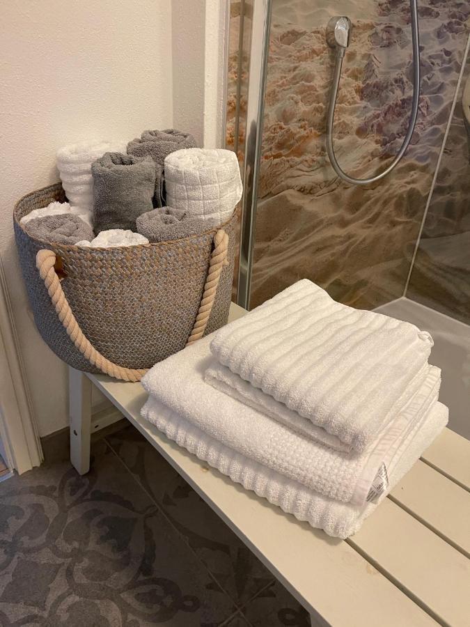 Appartment 53Qm Im Architektenhaus - 2 Schlafzimmer Mit Kueche Und Bad, Nur 2Min Von A8 - Ruhig Und Modern 埃尔森贝格 外观 照片